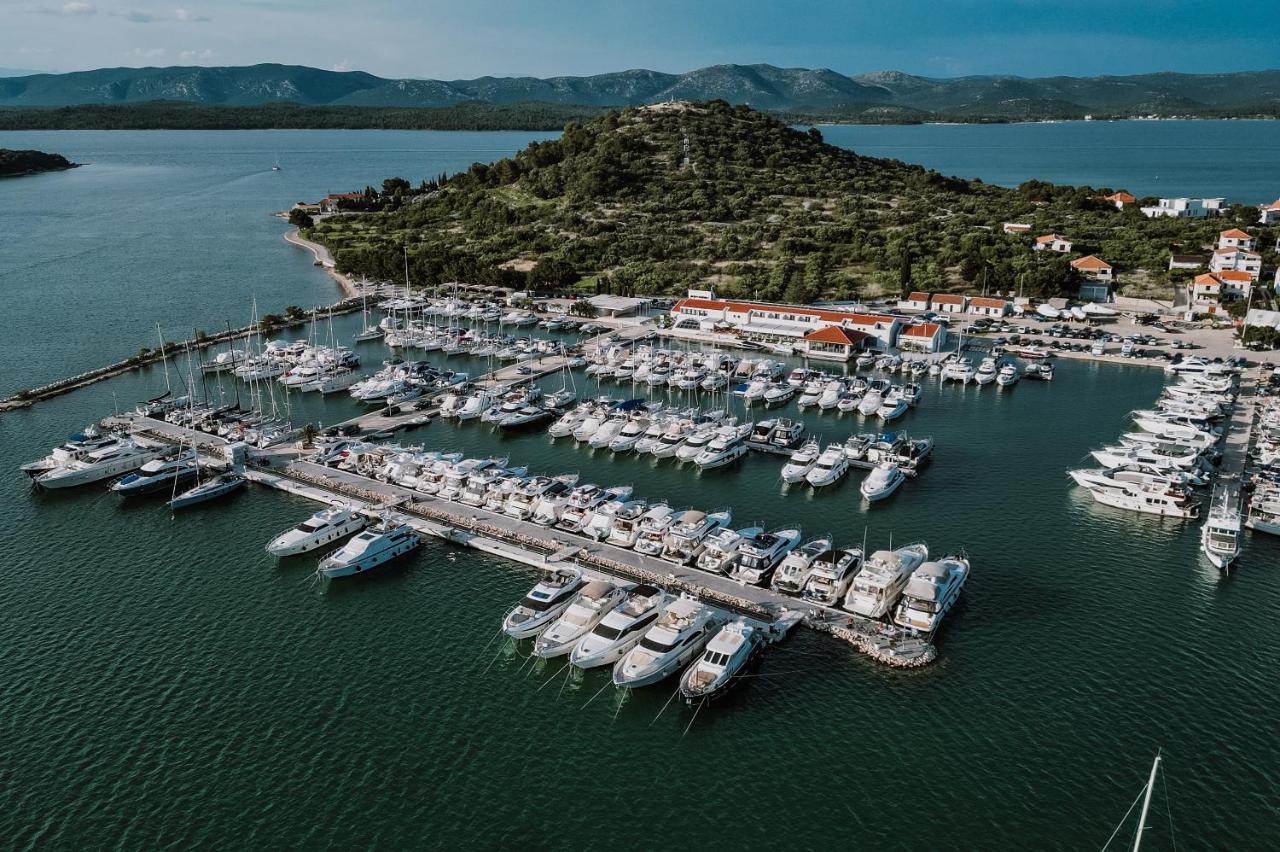 Hotel Stomorin-Marina Hramina Murter Exterior foto